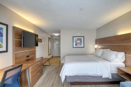 Holiday Inn Express Hotel & Suites Oshkosh - State Route 41 an IHG Hotel - image 14