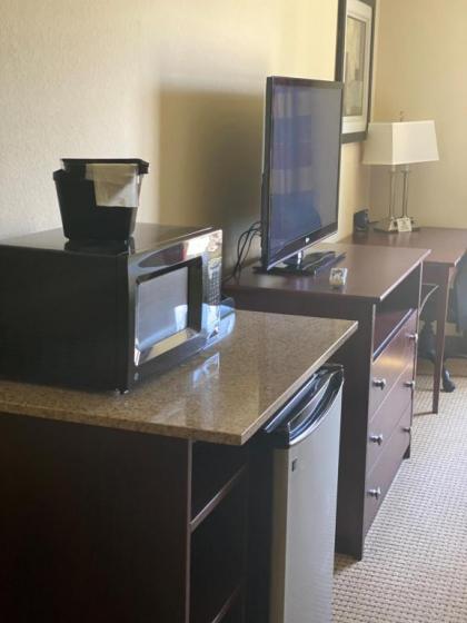 AmericInn by Wyndham Oshkosh - image 3