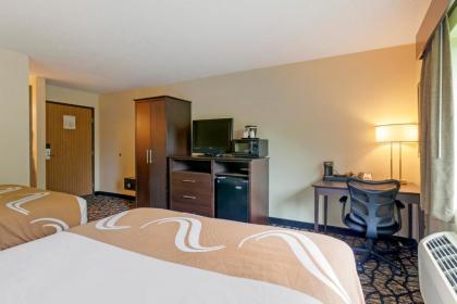 Quality Inn - image 12