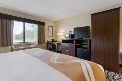 Quality Inn - image 8