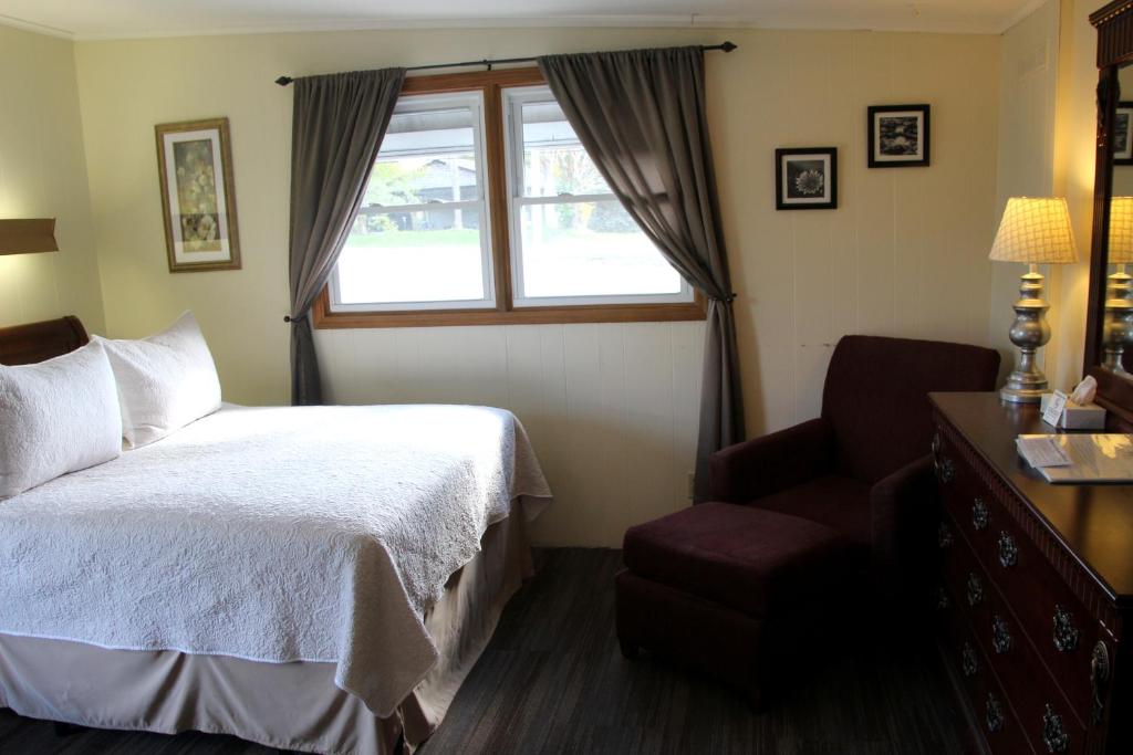 All Seasons Inn - image 7