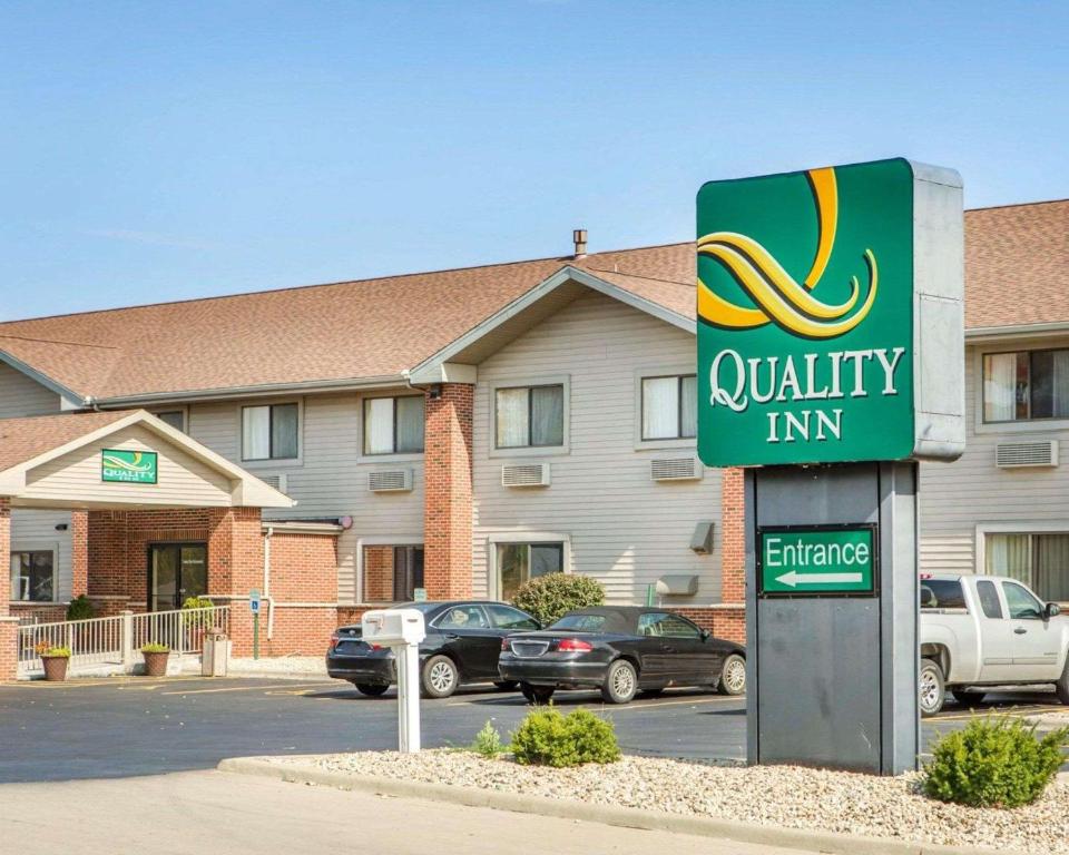 Quality Inn Ottawa near Starved Rock State Park - image 5