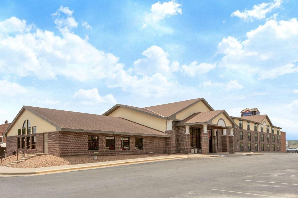 AmericInn by Wyndham Ottumwa - main image