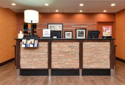 Hampton Inn Ottumwa - image 15