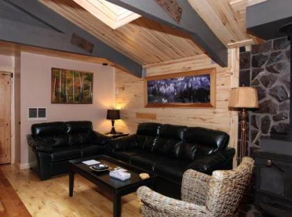 Lotus Mountain Suites - The Gallery - image 3