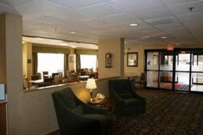 Hampton Inn Overland Park - image 12