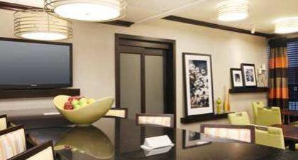 Hampton Inn Overland Park - image 17