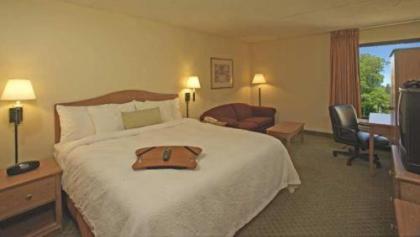 Hampton Inn Overland Park - image 3