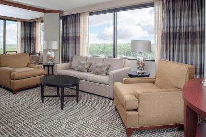 DoubleTree by Hilton Kansas City - Overland Park - image 18