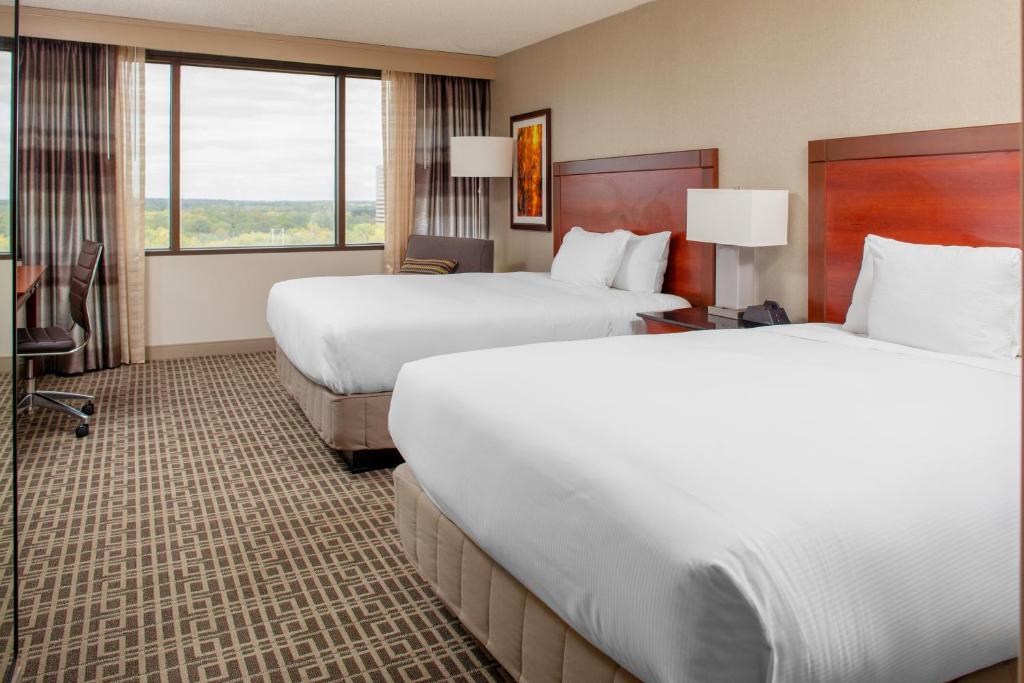 DoubleTree by Hilton Kansas City - Overland Park - image 4