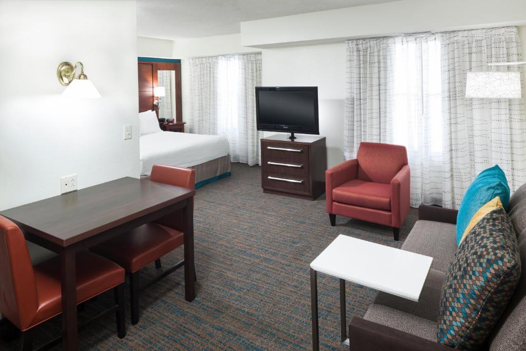 Residence Inn Kansas City Overland Park - image 4