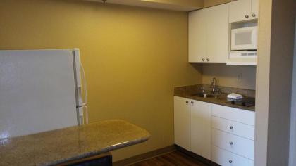 Extended Stay America Suites - Kansas City - Overland Park - Metcalf Ave - image 12