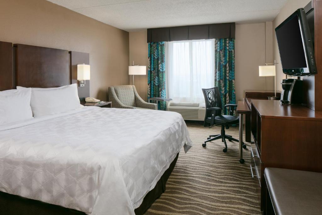 Holiday Inn Hotel & Suites Overland Park-West an IHG Hotel - image 7