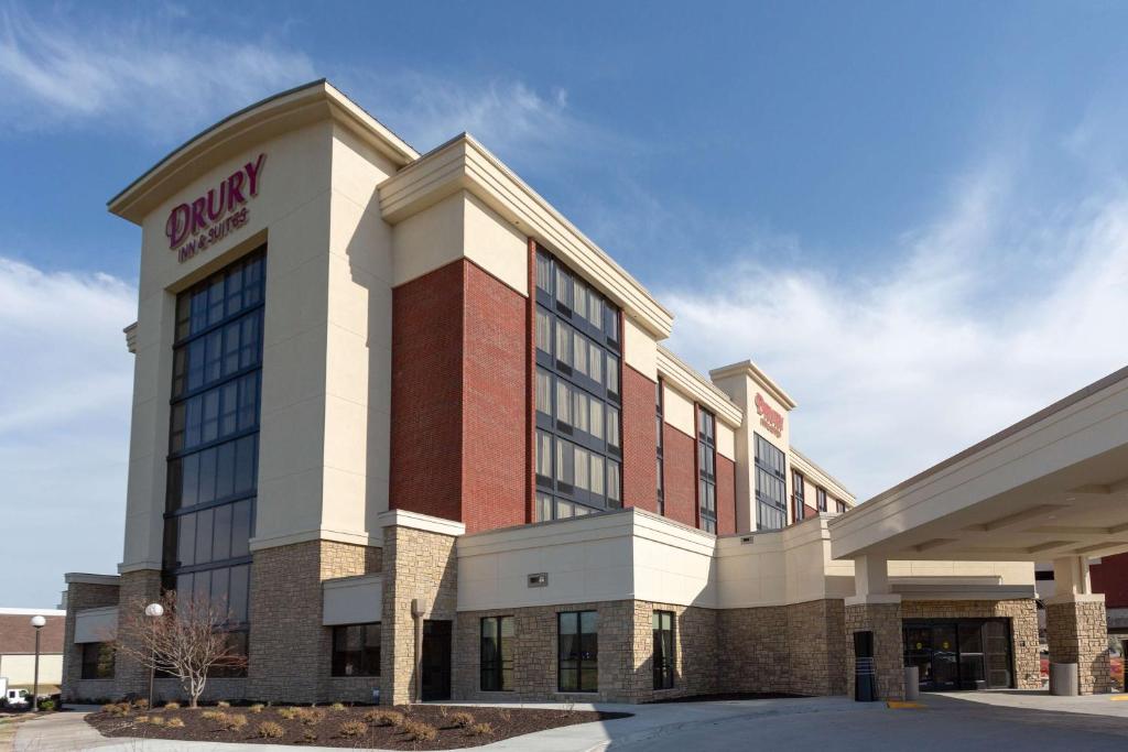 Drury Inn & Suites Overland Park - main image