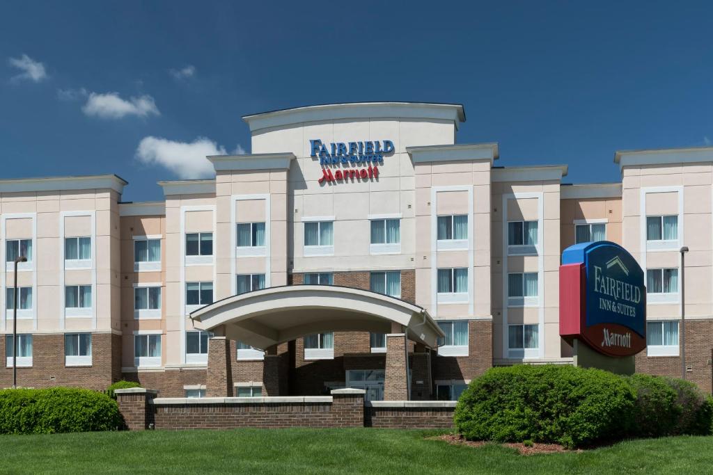 Fairfield Inn & Suites Kansas City Overland Park - main image