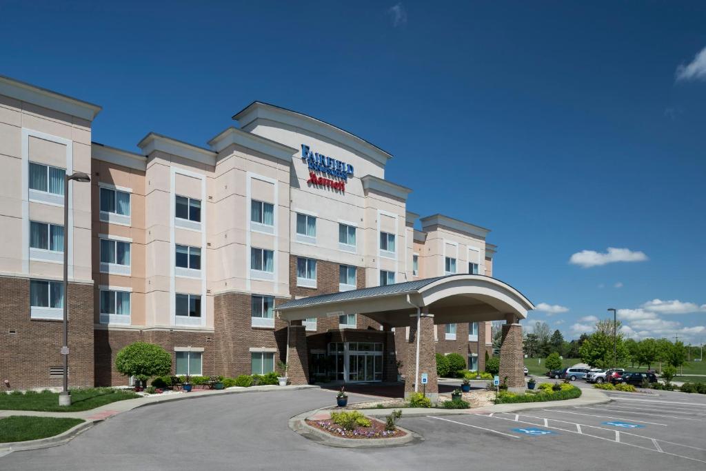 Fairfield Inn & Suites Kansas City Overland Park - image 6