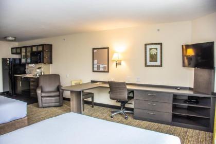 Candlewood Suites Overland Park W 135th St an IHG Hotel - image 2