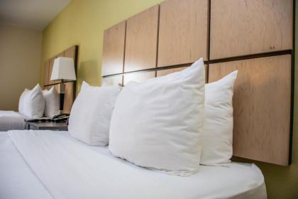 Candlewood Suites Overland Park W 135th St an IHG Hotel - image 3