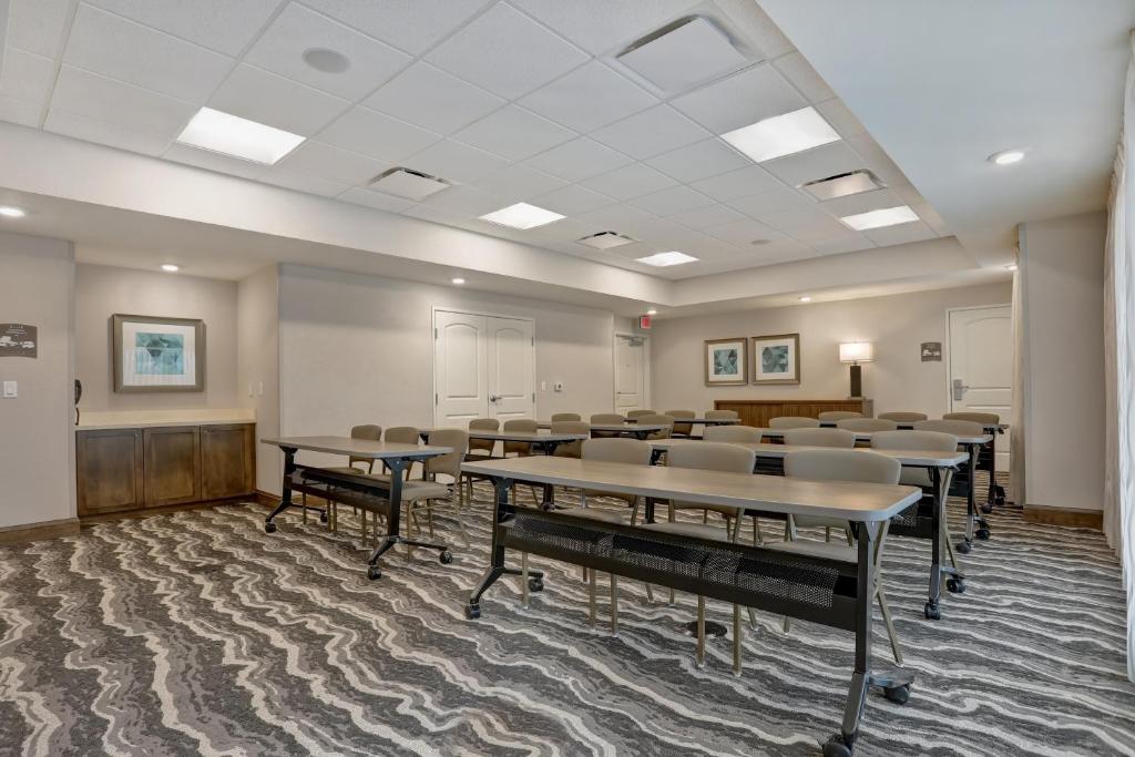 Staybridge Suites - Overland Park - Kansas City S an IHG Hotel - main image