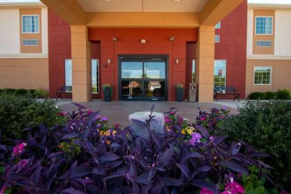 SureStay Plus Hotel by Best Western Owasso Tulsa North - image 13