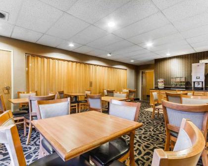 Comfort Inn Owatonna near Medical Center - image 11