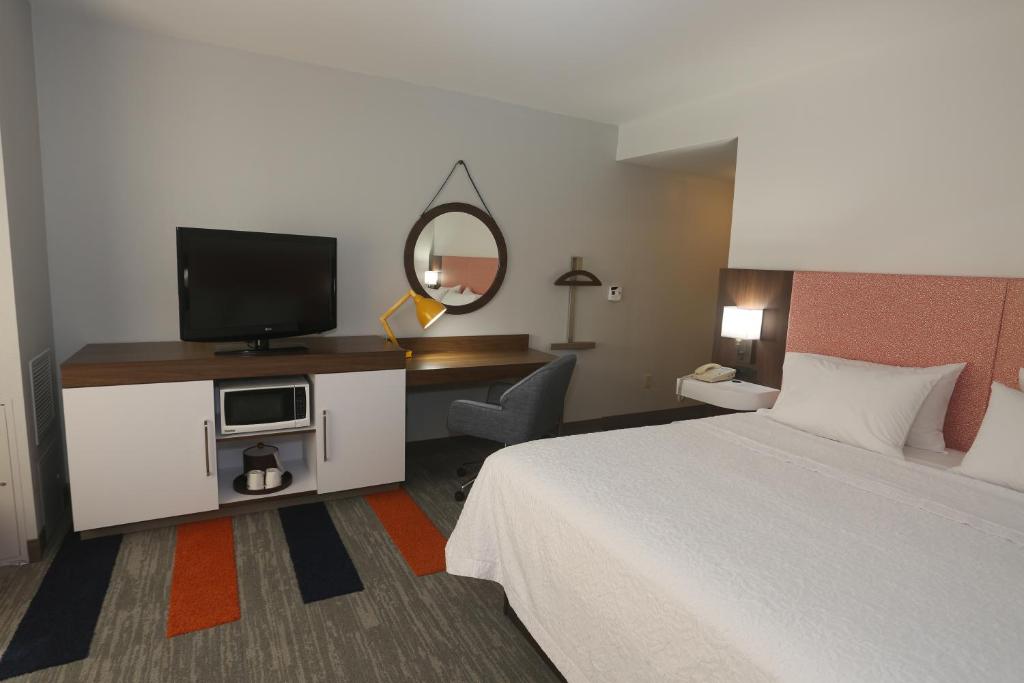 Hampton Inn Owego - image 4