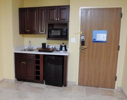 Hampton Inn Owensboro - image 11