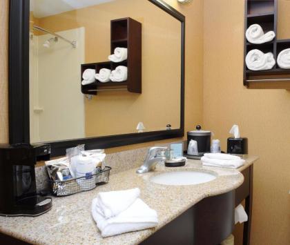 Hampton Inn Owensboro - image 12