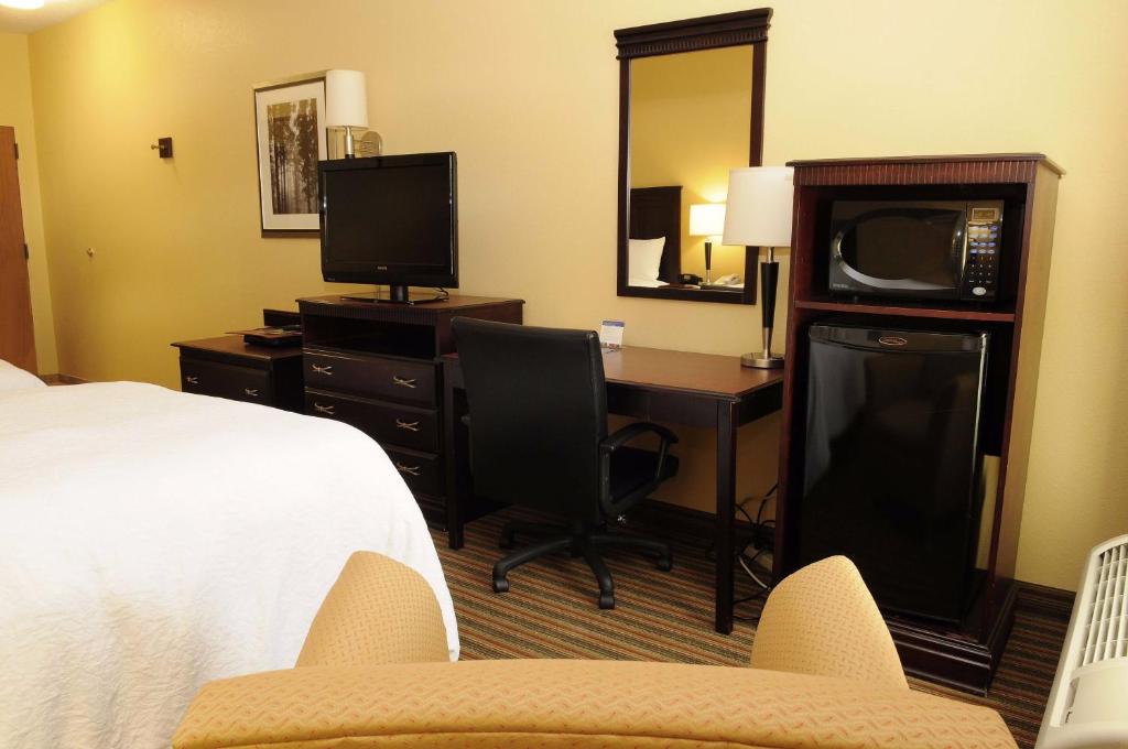 Hampton Inn Owensboro - image 2