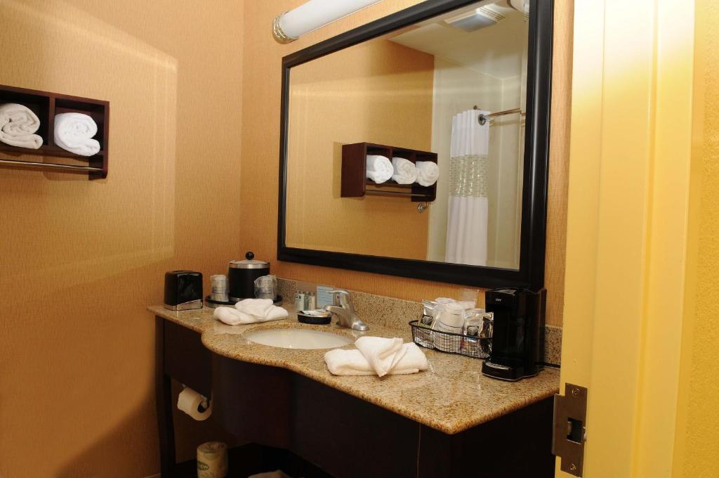 Hampton Inn Owensboro - image 4