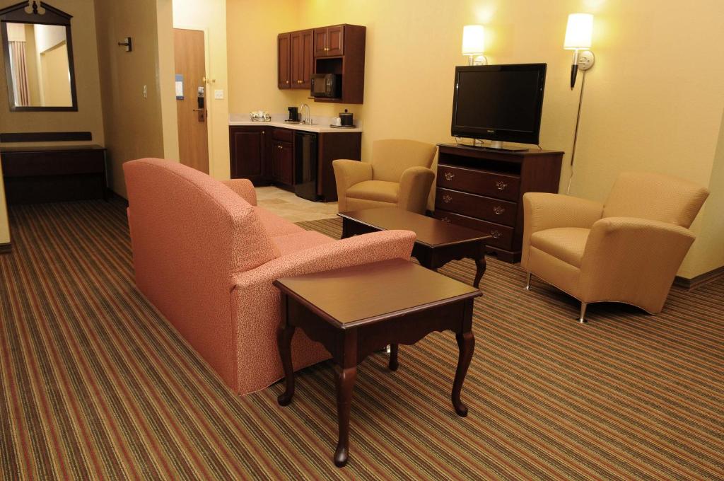 Hampton Inn Owensboro - image 7