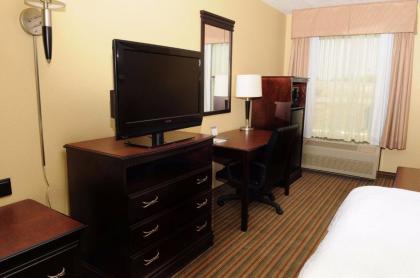 Hampton Inn Owensboro - image 9