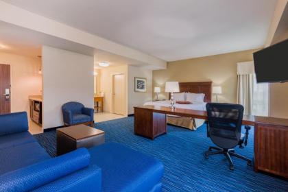 Hampton Inn & Suites Owensboro Downtown/Riverside - image 9