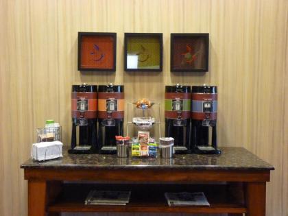 Hampton Inn Owings Mills - image 9