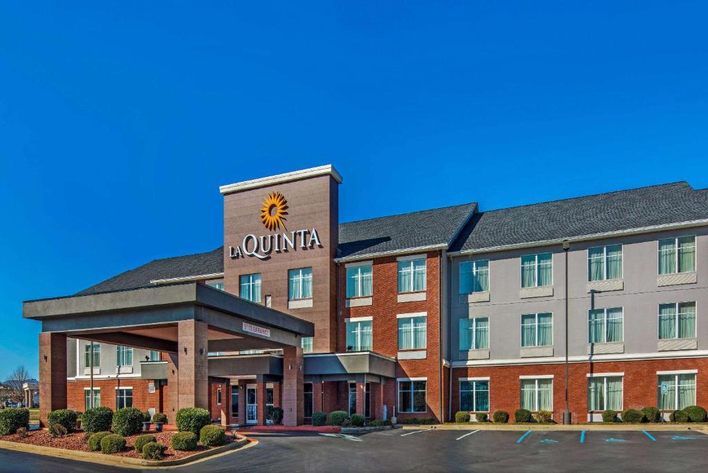 La Quinta by Wyndham Oxford - Anniston - main image