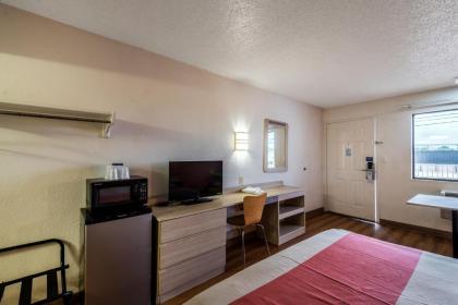 Motel 6-Anniston AL - image 9