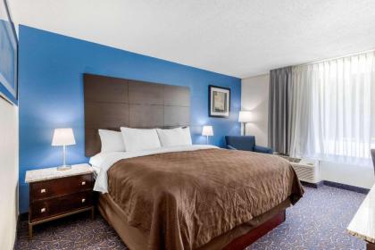 Days Inn and Suites by Wyndham Oxford - image 2