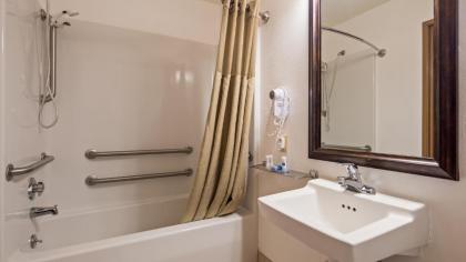 Best Western Sycamore Inn - image 7