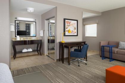 Hampton Inn & Suites National Harbor/Alexandria Area - image 10