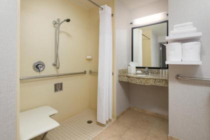 Hampton Inn & Suites National Harbor/Alexandria Area - image 14