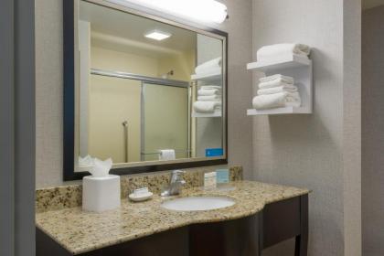 Hampton Inn & Suites National Harbor/Alexandria Area - image 2