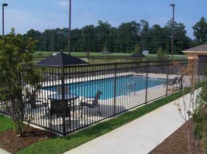 Hampton Inn Ozark - image 7