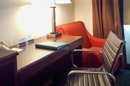 Quality Inn Ozark - image 10