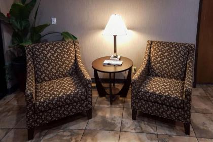 Quality Inn Ozark - image 13