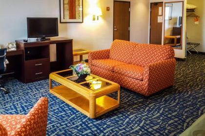 Quality Inn Ozark - image 4