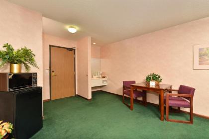 Americas Best Value Inn Ozark - image 15