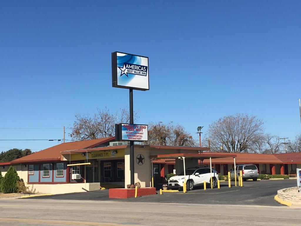 Americas Best Value Inn Ozona - main image