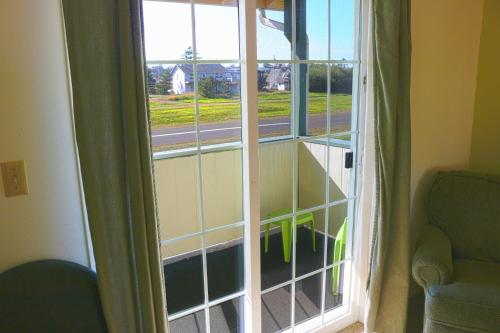 Pacific City Inn - image 2