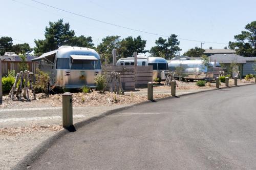 Hart’s Camp Airstream Hotel & RV Park - image 2