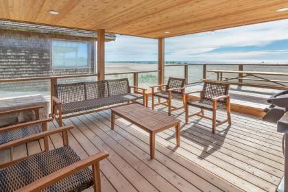 New beach house! Oceanfront newly remodeled stay in Pacifical - fantastic adult getaway - image 12